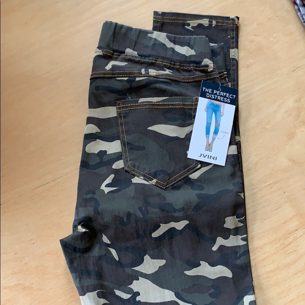 Jvini Distressed Camouflage Jeggings
